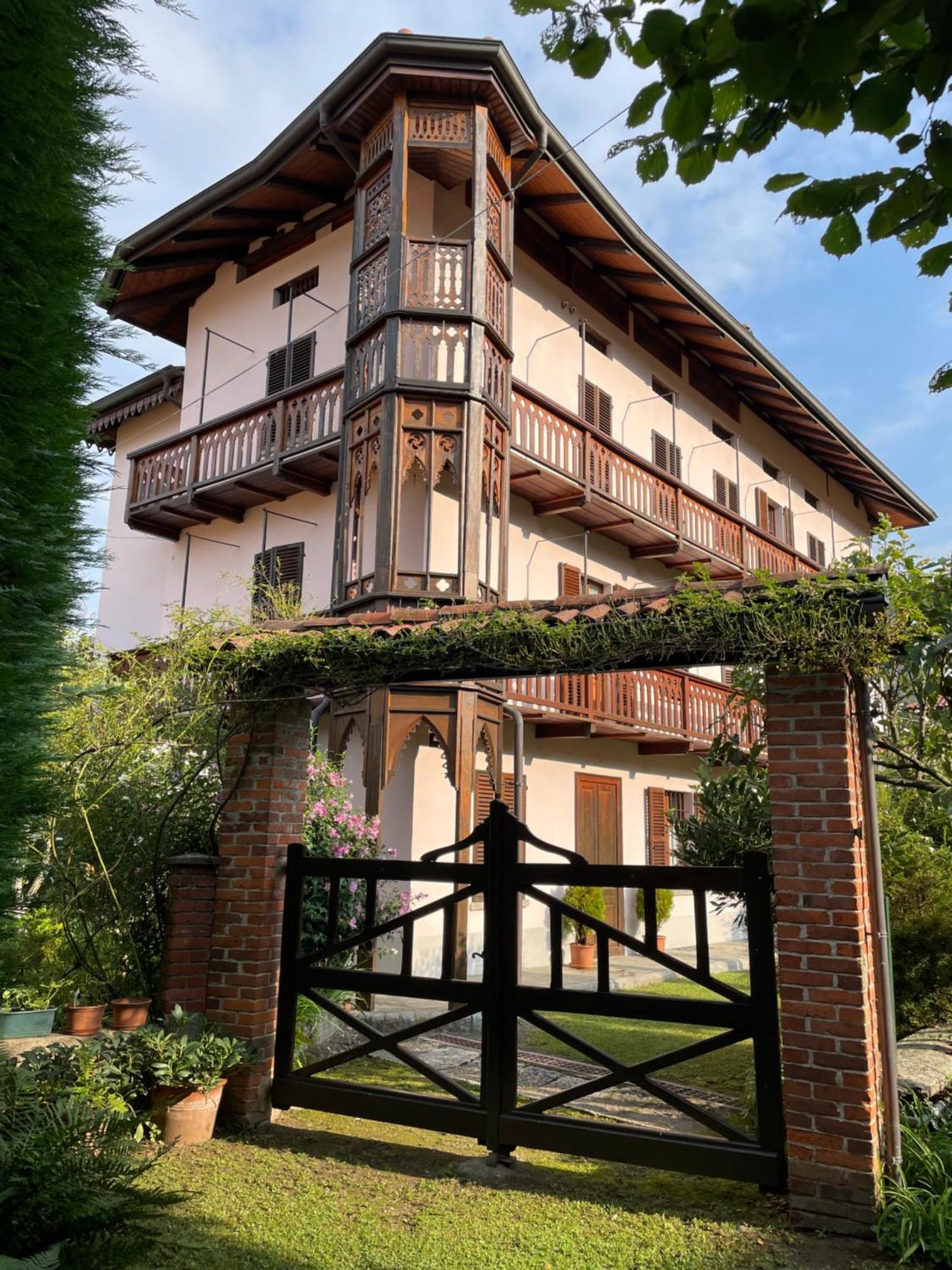 Dimora Fiorita Senior My Holiday Home Varallo Exterior foto