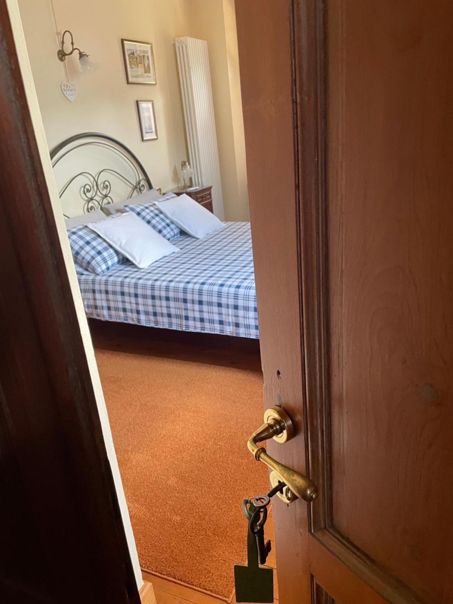 Dimora Fiorita Senior My Holiday Home Varallo Exterior foto